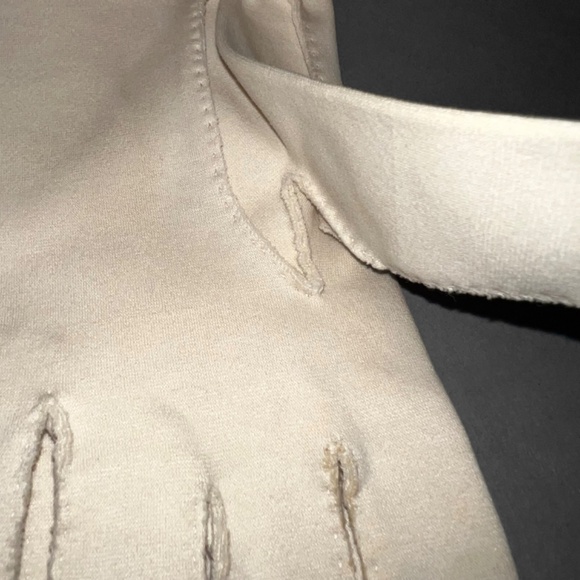 Vintage Beige Stretch Gloves - Picture 4 of 9